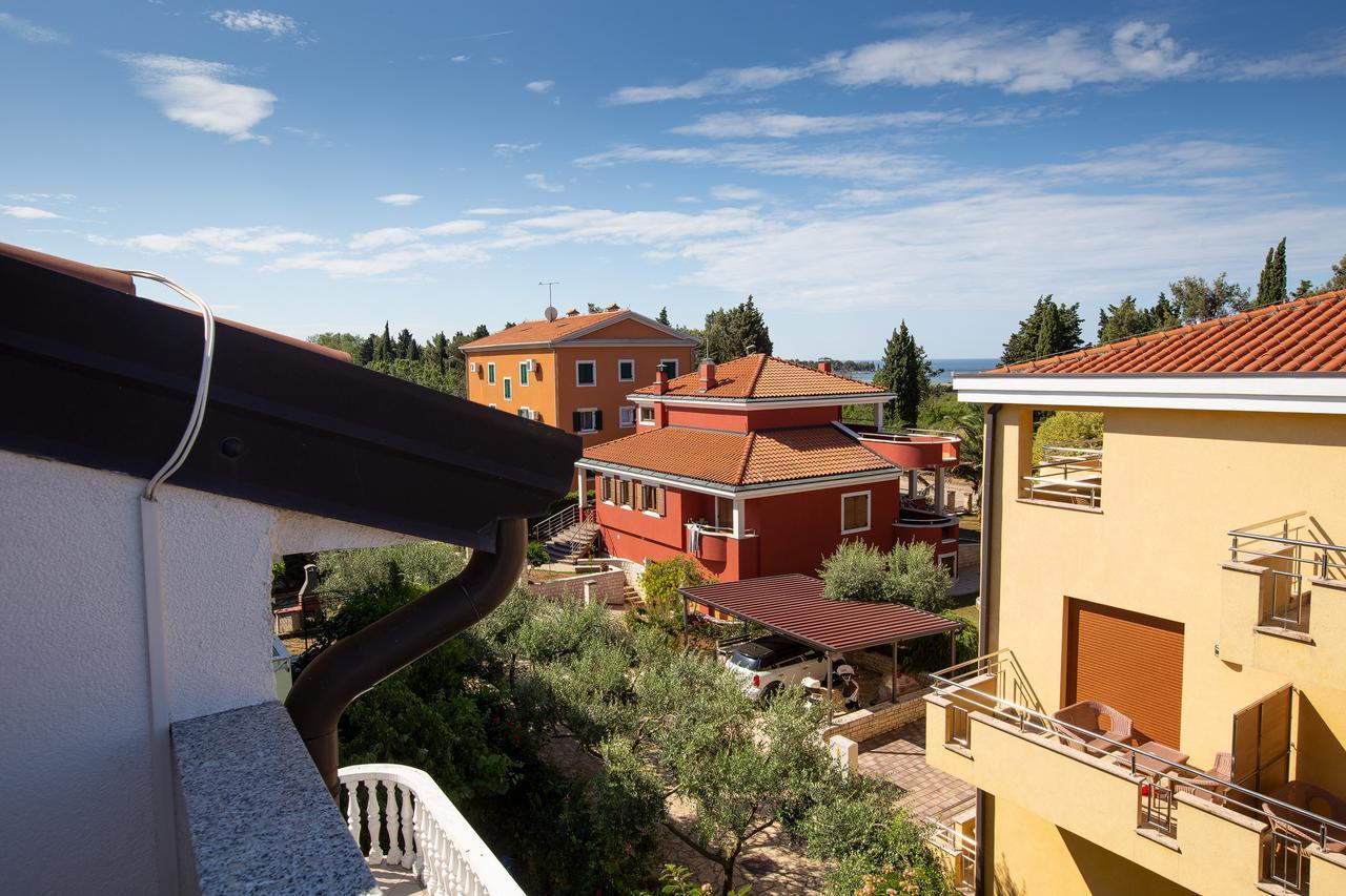Apartments Michelle Umag Buitenkant foto
