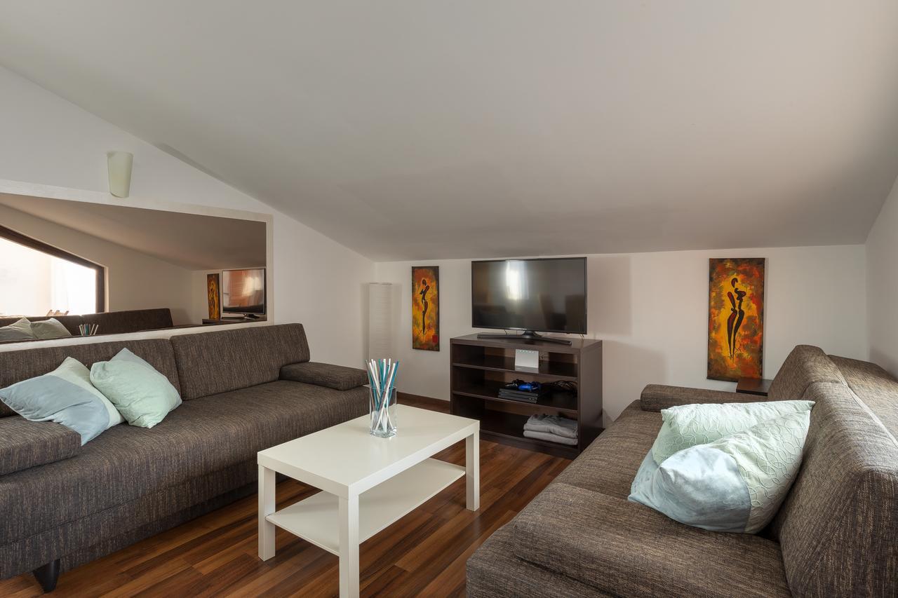 Apartments Michelle Umag Buitenkant foto